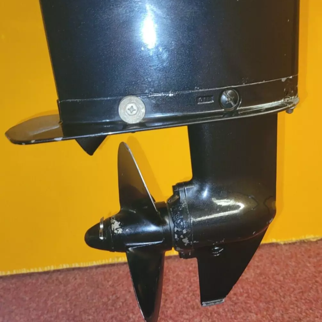 Approved Used: Suzuki 4HP Outboard Engine, 4-Stroke, Long Shaft, Pull Start, Tiller, Auxiliary