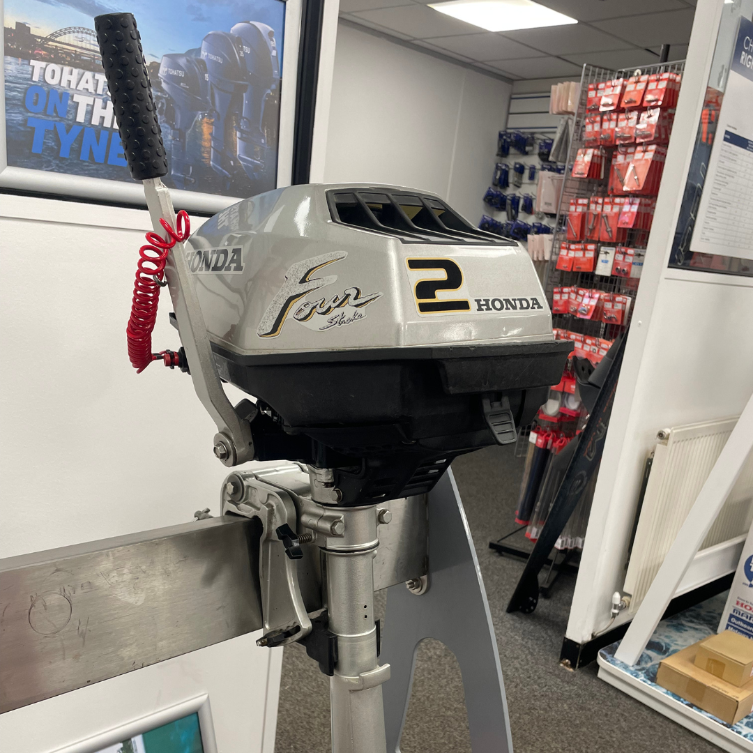 Approved Used: Honda 2HP Outboard Engine, 4-Stroke, Short Shaft, Pull Start, Tiller