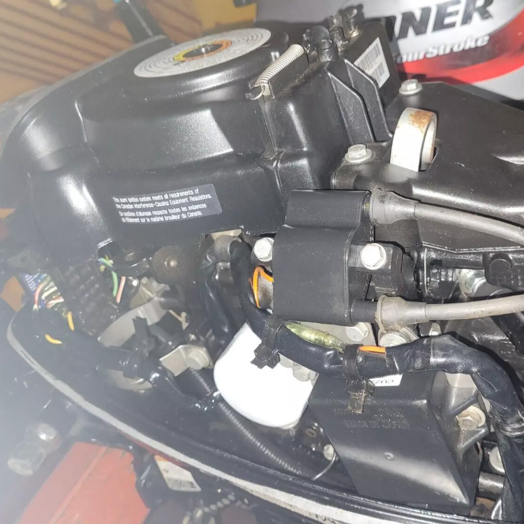 Approved Used: Mariner 15HP Outboard Engine, 4-Stroke, Long Shaft, Pull Start, Tiller