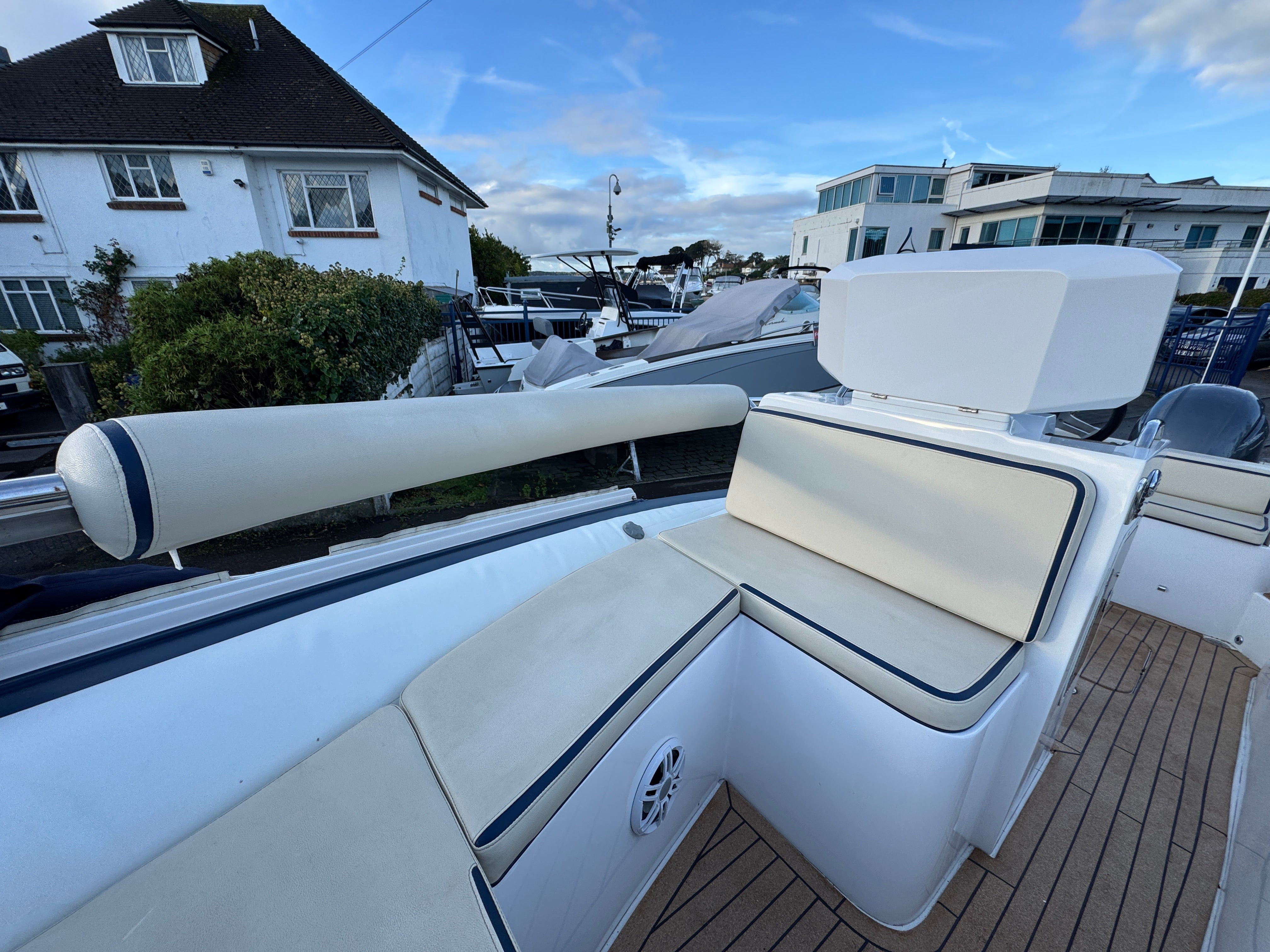 19ft 2022 Novurania LX 600