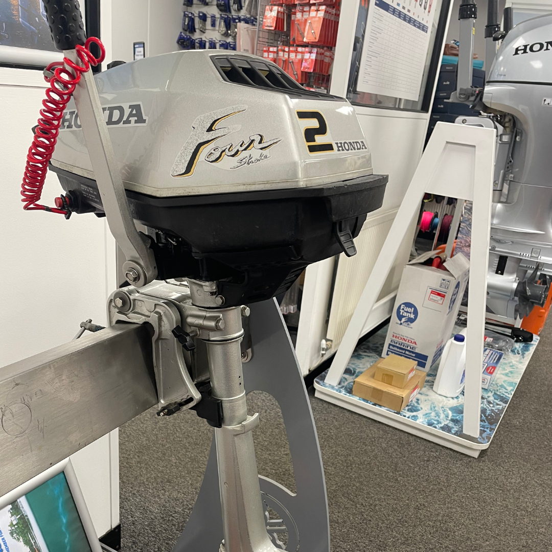 Approved Used: Honda 2HP Outboard Engine, 4-Stroke, Short Shaft, Pull Start, Tiller