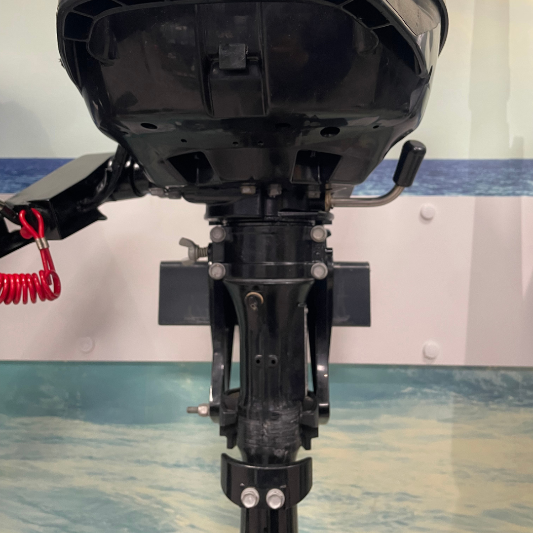 Approved Used: Suzuki DF2.5HP Outboard Engine, 4-Stroke, Short Shaft, Pull Start, Tiller