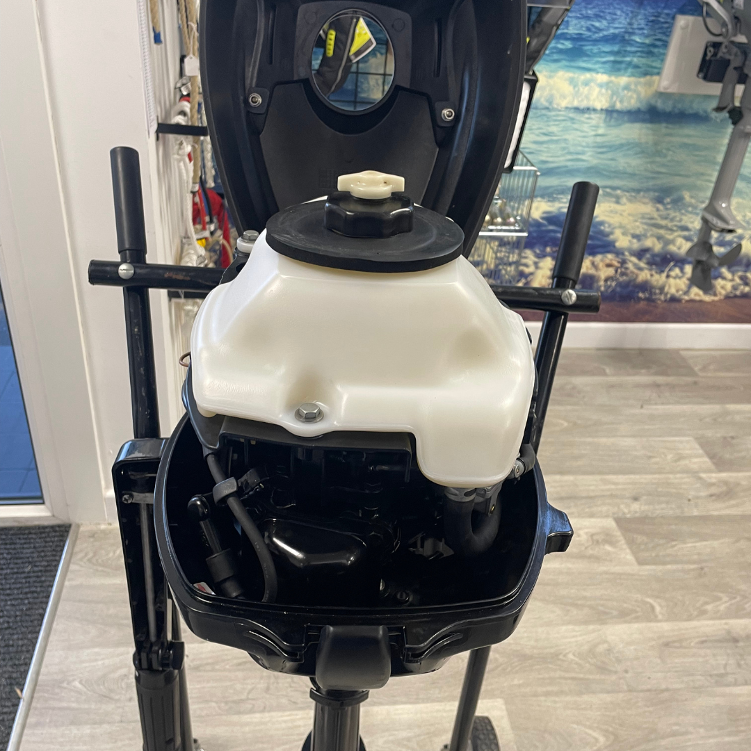 Approved Used: Mariner 3.5HP Outboard Engine, 4-Stroke, Short Shaft, Pull Start, Tiller