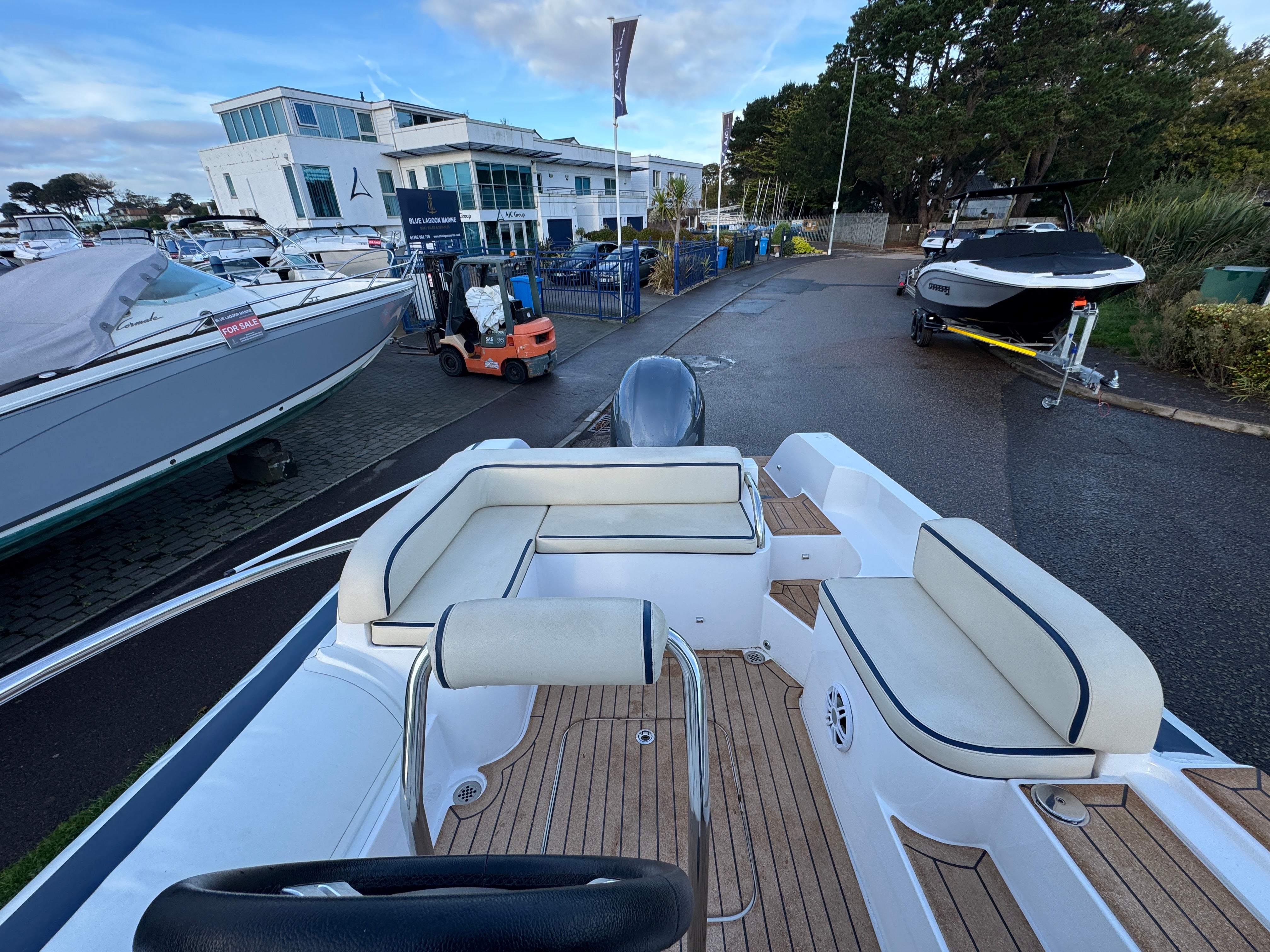 19ft 2022 Novurania LX 600