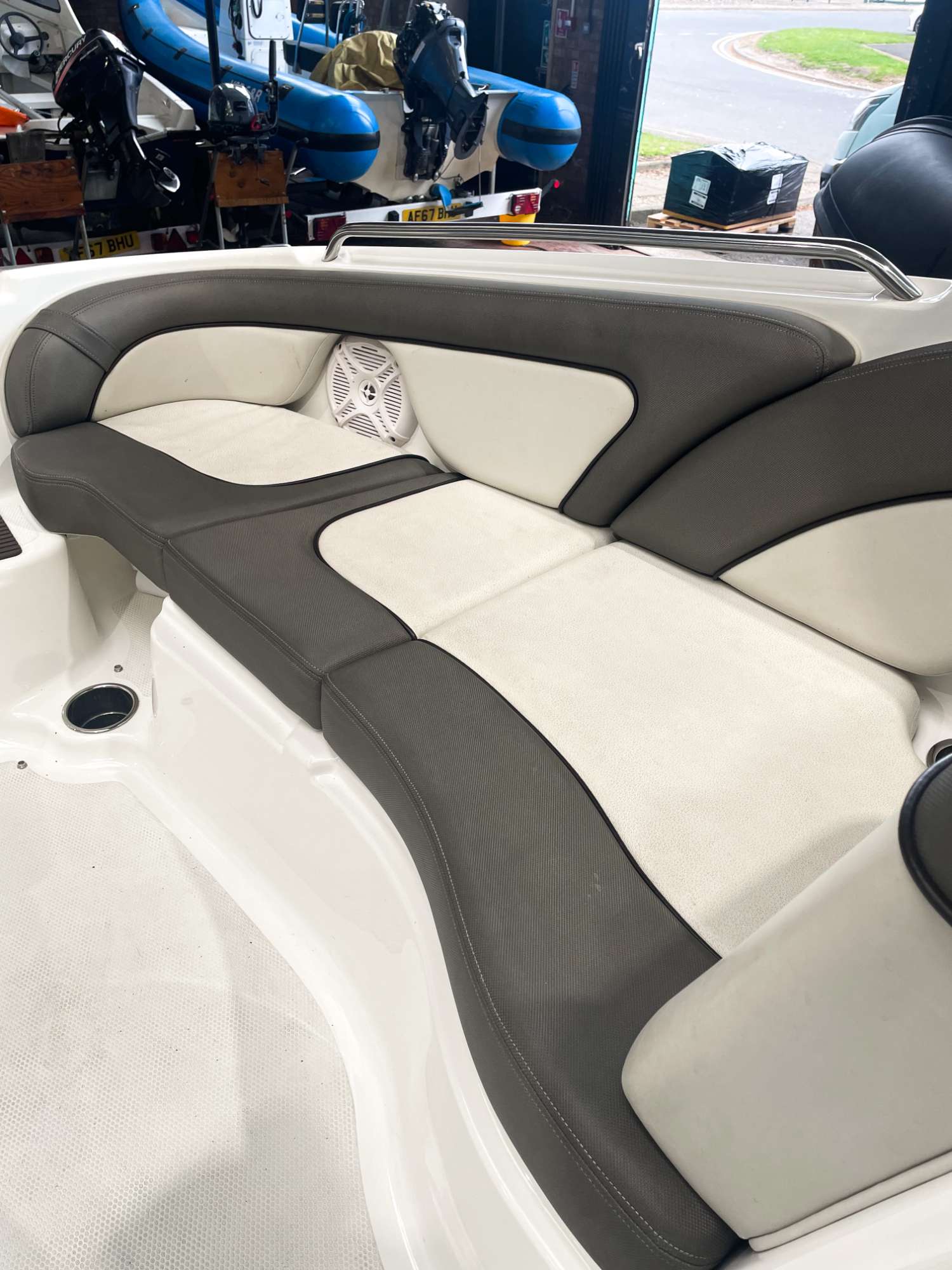 242 Limited S 2011 - High-Performance Jet Boat | Low Hours & Trailer Included